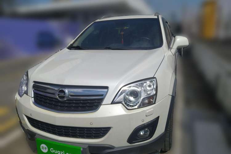 Used Opel Antara 2012 2.4L Two-Wheel-Drive Luxury Edition Front