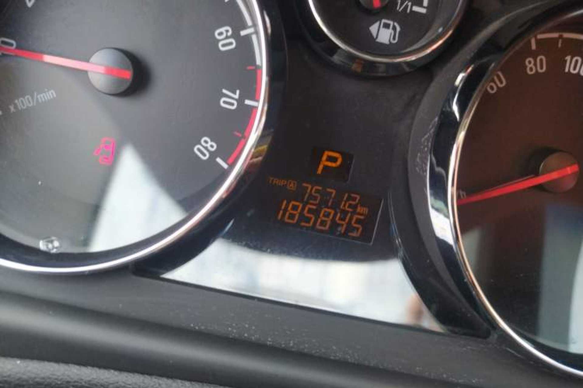 Used Opel Antara 2012 2.4L Two-Wheel-Drive Luxury Edition Odometer Close Up