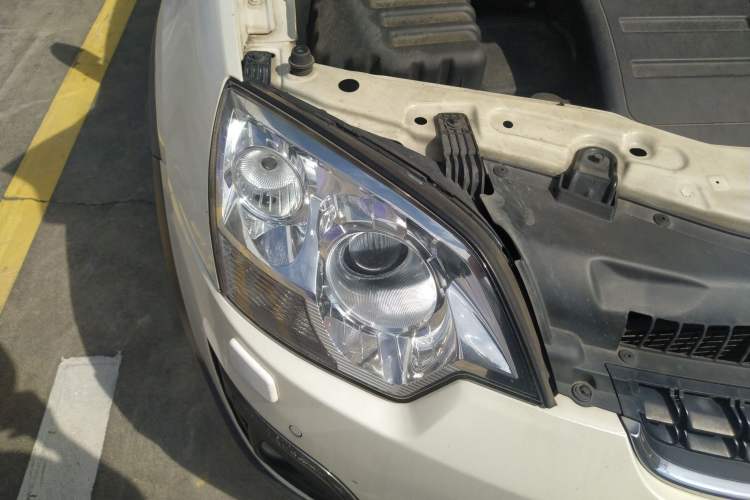 Used Opel Antara 2012 2.4L Two-Wheel-Drive Luxury Edition Right Front Headlight