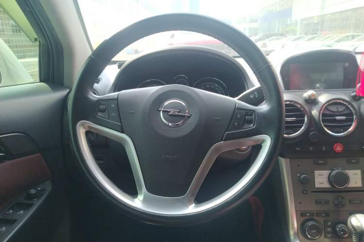 Used Opel Antara 2012 2.4L Two-Wheel-Drive Luxury Edition Steering Wheel