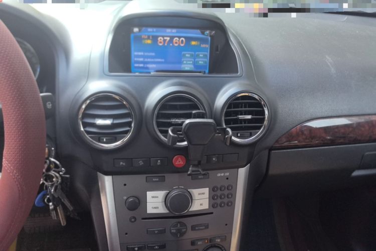 Used Opel Antara 2013 2.4L 4x4 Luxury Edition Audio And AC Panel