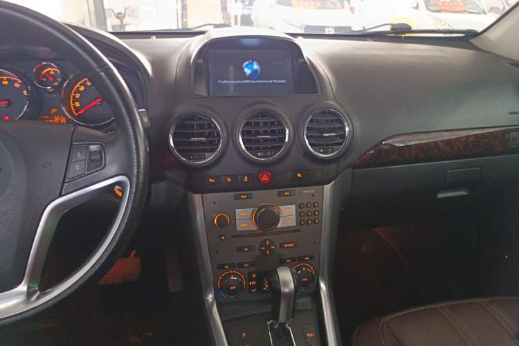 Used Opel Antara 2013 2.4L Two-Wheel-Drive Luxury Edition Audio And AC Panel