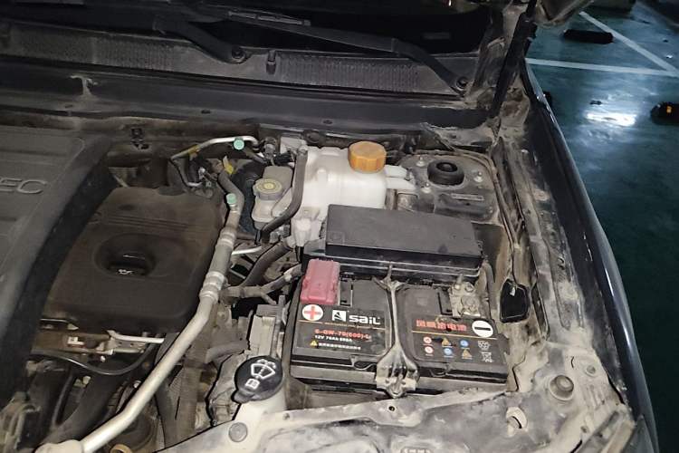 Used Opel Antara 2013 2.4L Two-Wheel-Drive Luxury Edition Engine Bay Left