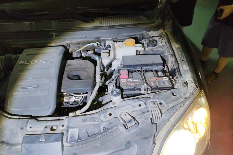 Used Opel Antara 2013 2.4L Two-Wheel Drive Comfort Edition Engine Bay Left