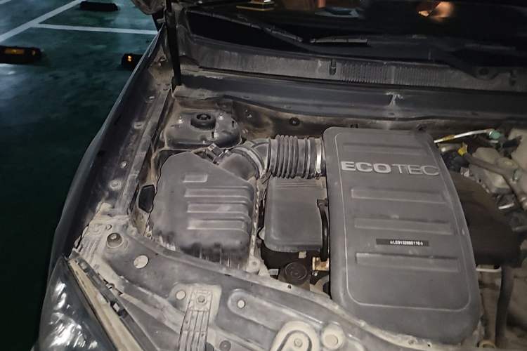 Used Opel Antara 2013 2.4L Two-Wheel-Drive Luxury Edition Engine Bay Right