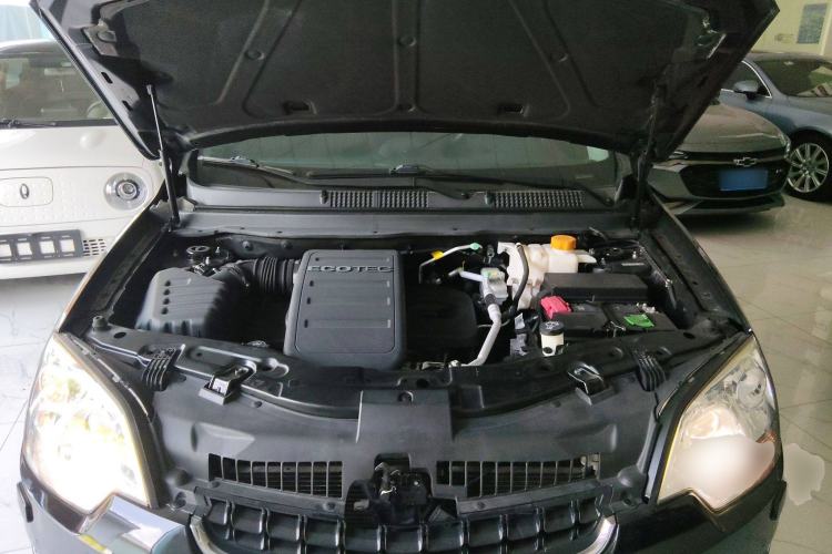 Used Opel Antara 2013 2.4L 4x4 Luxury Edition Engine Bay