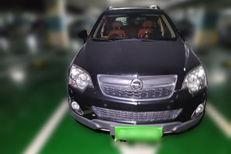 Used Opel Antara 2013 2.4L Two-Wheel-Drive Luxury Edition Front