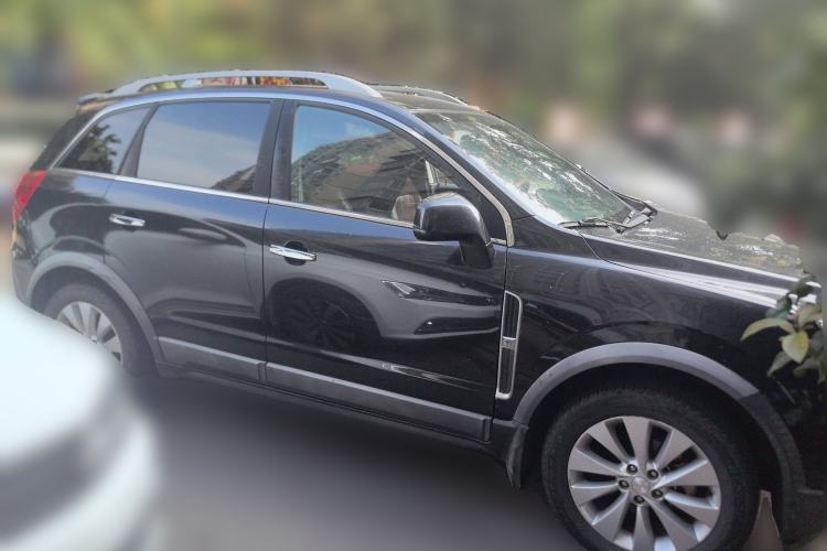 Used Opel Antara 2013 2.4L 4x4 Luxury Edition Front Right 45 Deg