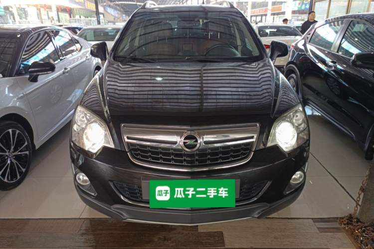 Used Opel Antara 2013 2.4L Two-Wheel-Drive Luxury Edition Front