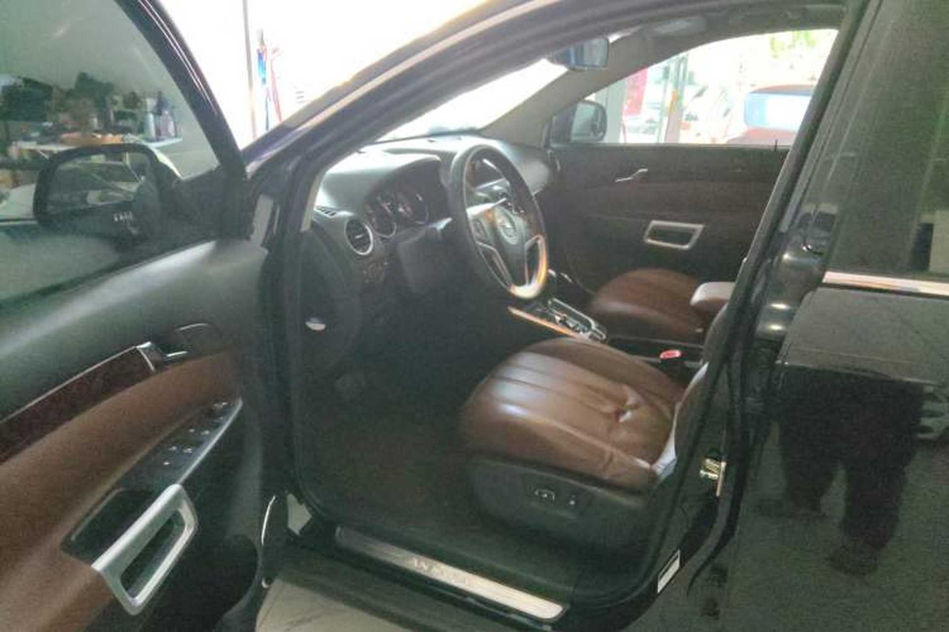 Used Opel Antara 2013 2.4L 4x4 Luxury Edition Interior 3