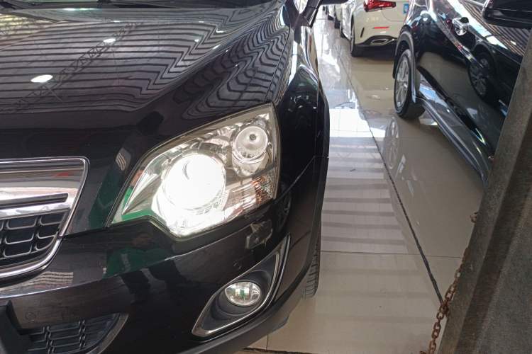 Used Opel Antara 2013 2.4L Two-Wheel-Drive Luxury Edition Left Front Headlight