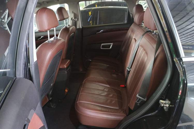 Used Opel Antara 2013 2.4L Two-Wheel-Drive Luxury Edition Left Rear Seat