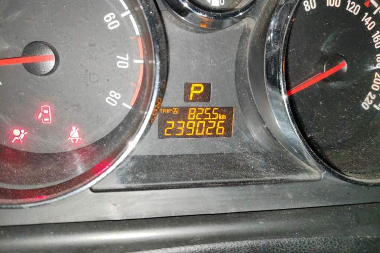 Used Opel Antara 2013 2.4L Two-Wheel Drive Comfort Edition Odometer Close Up