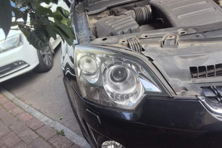 Used Opel Antara 2013 2.4L 4x4 Luxury Edition Right Front Headlight