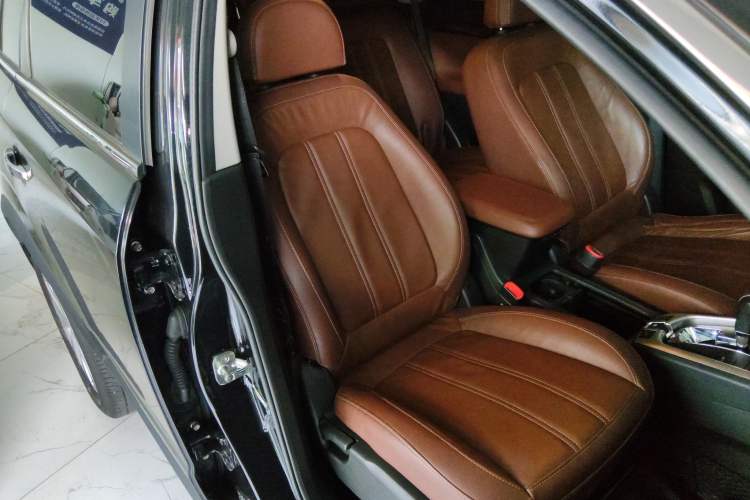 Used Opel Antara 2013 2.4L 4x4 Luxury Edition Right Front Seat