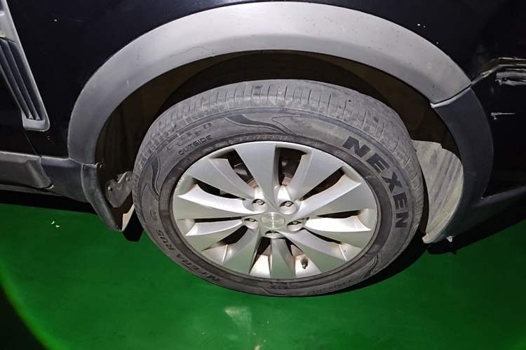 Used Opel Antara 2013 2.4L Two-Wheel-Drive Luxury Edition Right Front Wheel Hub