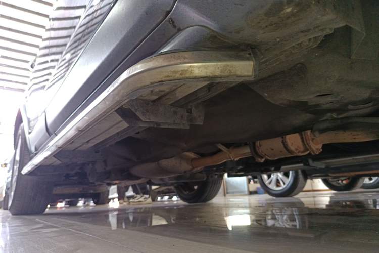 Used Opel Antara 2013 2.4L Two-Wheel-Drive Luxury Edition Right Side Sill