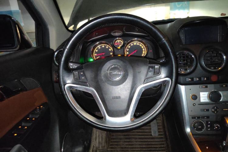 Used Opel Antara 2013 2.4L Two-Wheel Drive Comfort Edition Steering Wheel