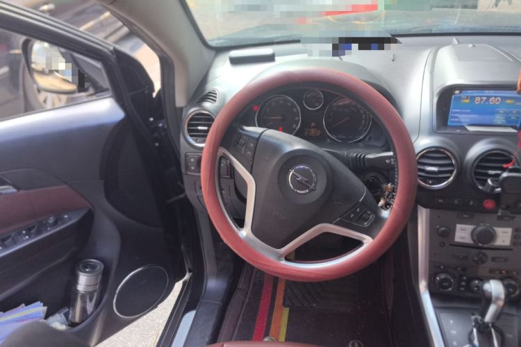Used Opel Antara 2013 2.4L 4x4 Luxury Edition Steering Wheel