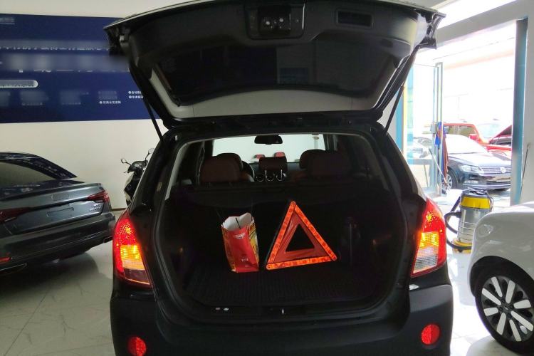 Used Opel Antara 2013 2.4L 4x4 Luxury Edition Trunk