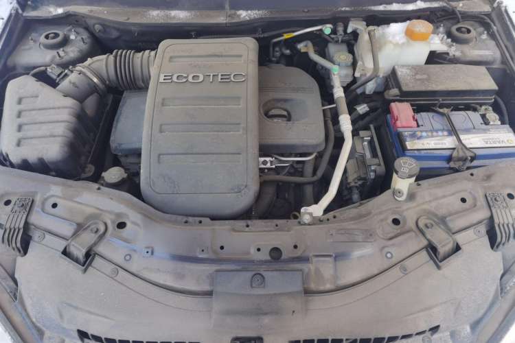 Used Opel Antara 2013 2.4L 4x4 Luxury Edition Engine Bay