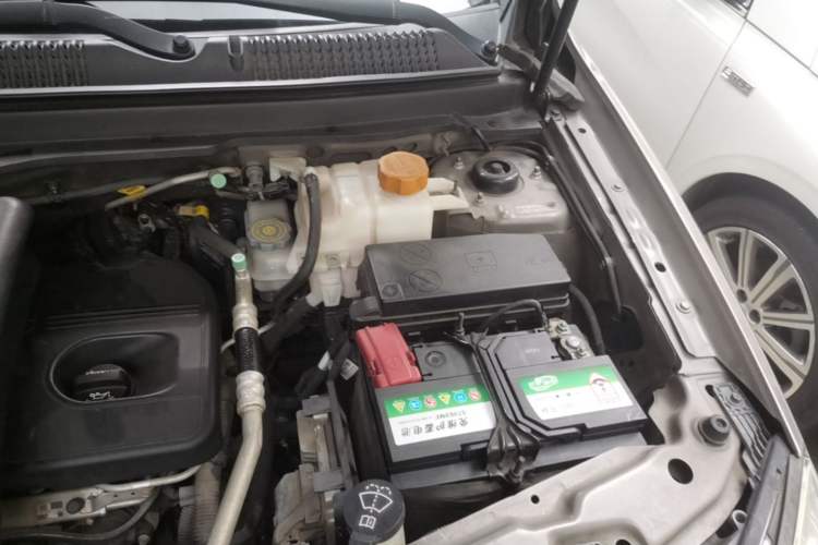 Used Opel Antara 2013 2.4L 4x4 Luxury Edition Engine Bay Left