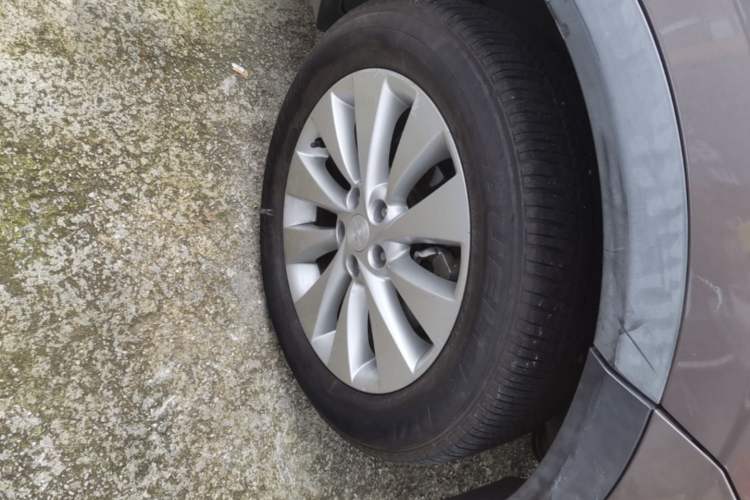 Used Opel Antara 2013 2.4L 4x4 Luxury Edition Right Front Wheel Hub