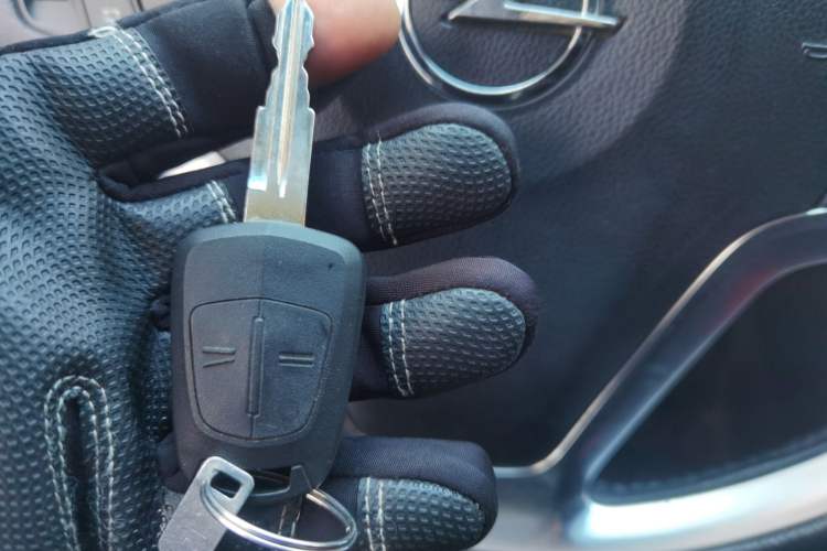 Used Opel Antara 2013 2.4L 4x4 Luxury Edition Vehicle Key