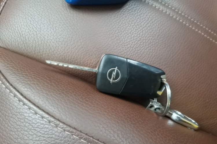 Used Opel Antara 2013 2.4L 4x4 Luxury Edition Vehicle Key