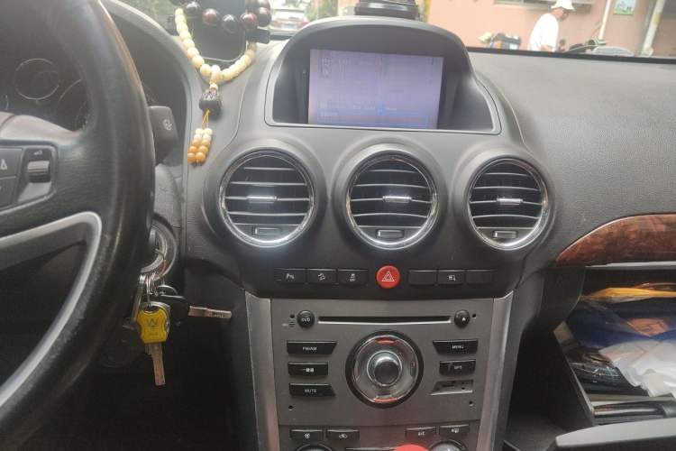 Used Opel Antara 2013 2.4L Two-Wheel-Drive Luxury Edition Audio And AC Panel