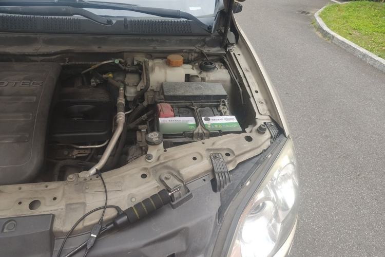 Used Opel Antara 2013 2.4L Two-Wheel-Drive Luxury Edition Engine Bay Left