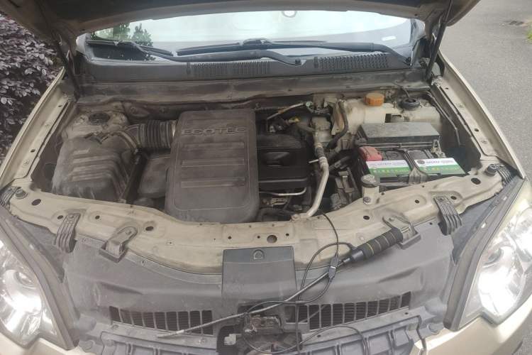 Used Opel Antara 2013 2.4L Two-Wheel-Drive Luxury Edition Engine Bay