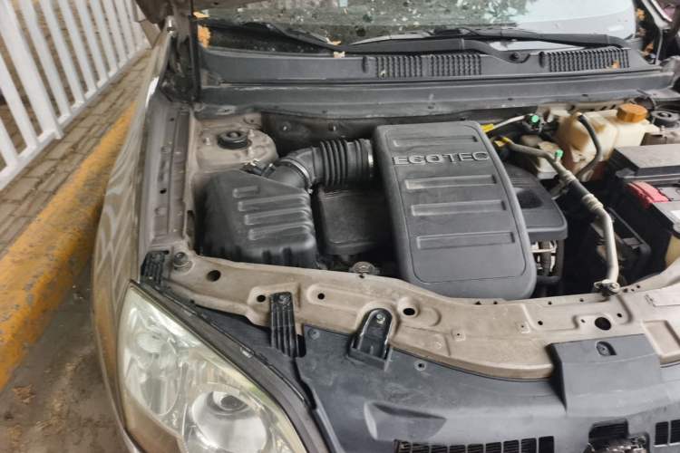 Used Opel Antara 2013 2.4L Two-Wheel-Drive Luxury Edition Engine Bay Right