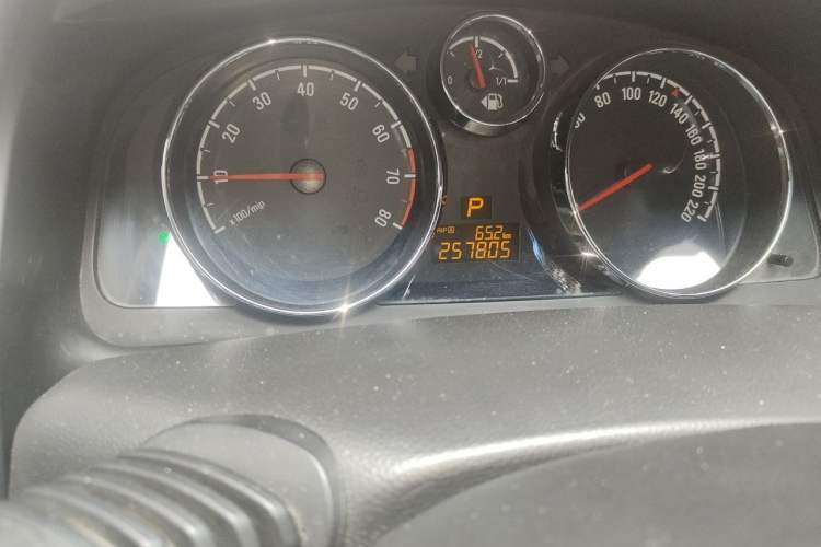 Used Opel Antara 2013 2.4L Two-Wheel-Drive Luxury Edition Odometer Close Up