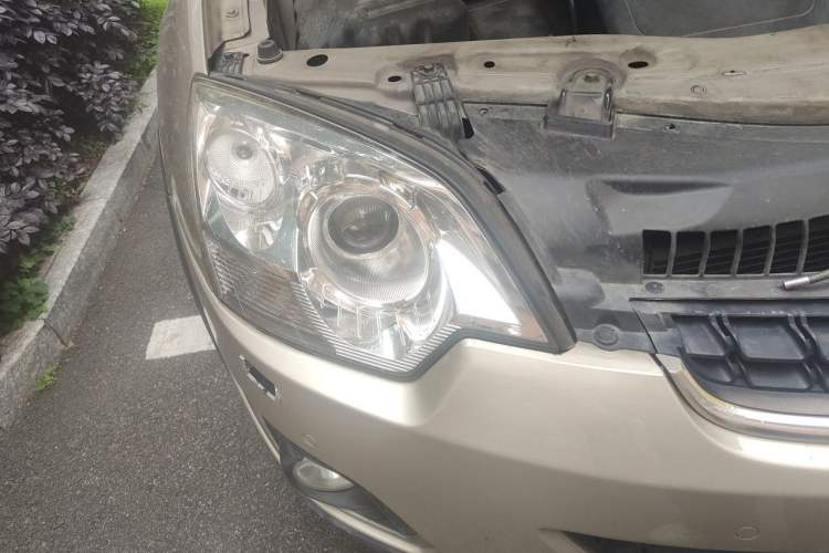 Used Opel Antara 2013 2.4L Two-Wheel-Drive Luxury Edition Right Front Headlight