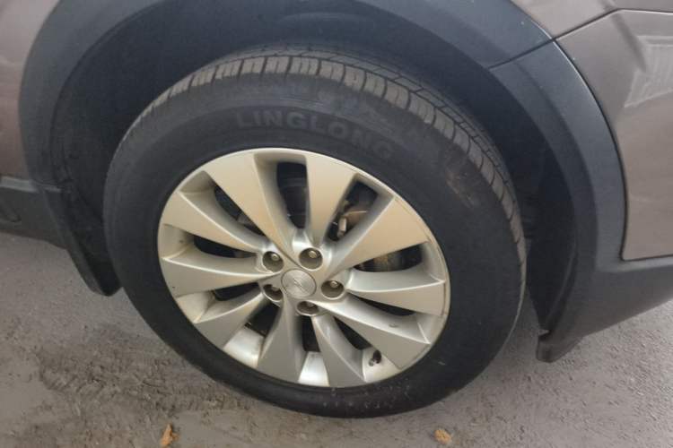 Used Opel Antara 2013 2.4L Two-Wheel-Drive Luxury Edition Right Front Wheel Hub