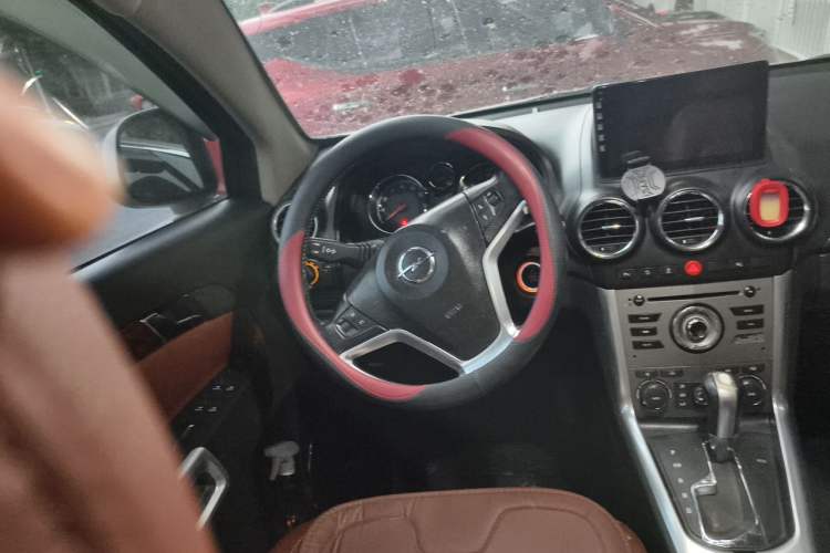 Used Opel Antara 2013 2.4L Two-Wheel-Drive Luxury Edition Steering Wheel