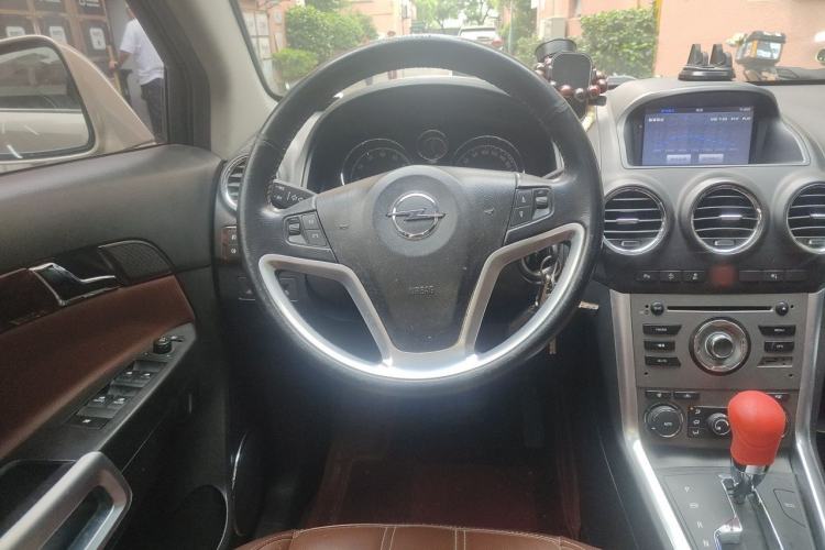 Used Opel Antara 2013 2.4L Two-Wheel-Drive Luxury Edition Steering Wheel
