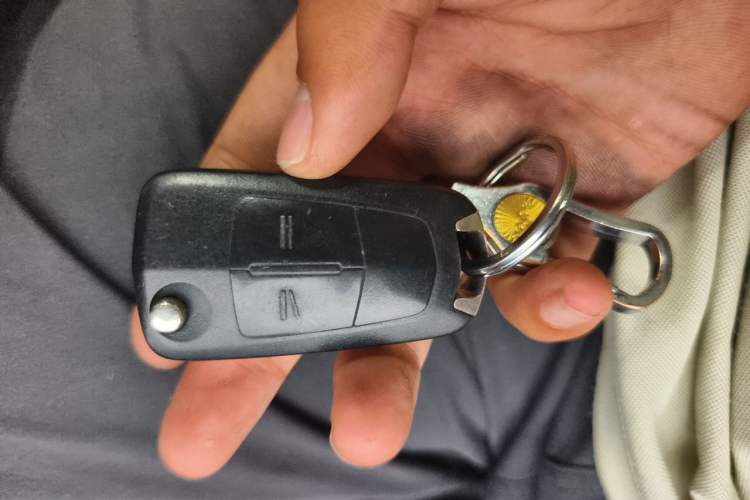 Used Opel Antara 2013 2.4L Two-Wheel-Drive Luxury Edition Vehicle Key