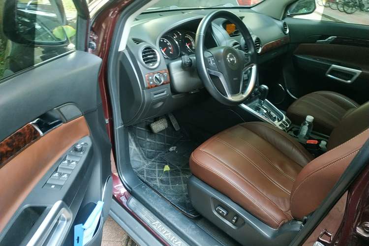 Used Opel Antara 2013 2.4L Two-Wheel-Drive Luxury Edition Driver Seat