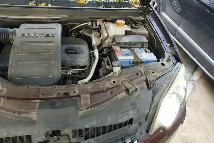 Used Opel Antara 2013 2.4L Two-Wheel-Drive Luxury Edition Engine Bay Left