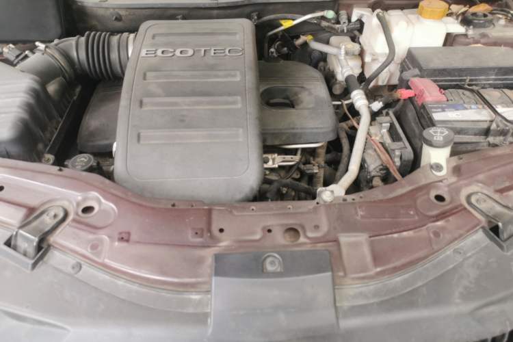 Used Opel Antara 2013 2.4L Two-Wheel-Drive Luxury Edition Engine Bay