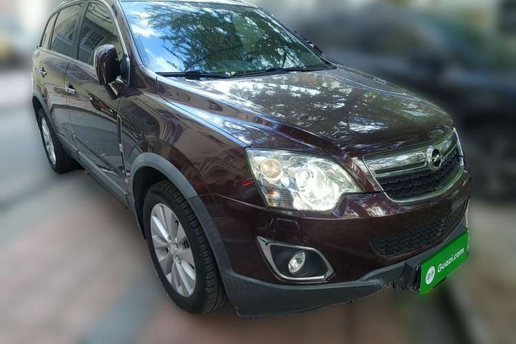Used Opel Antara 2013 2.4L Two-Wheel-Drive Luxury Edition Front Right 45 Deg