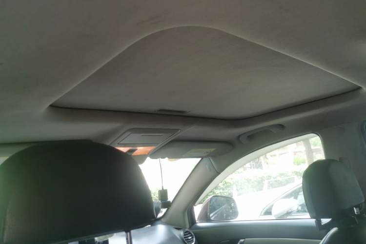 Used Opel Antara 2013 2.4L Two-Wheel-Drive Luxury Edition Headliner