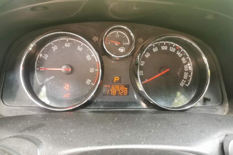 Used Opel Antara 2013 2.4L Two-Wheel-Drive Luxury Edition Instrument Cluster