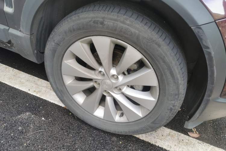 Used Opel Antara 2013 2.4L Two-Wheel-Drive Luxury Edition Right Front Wheel Hub