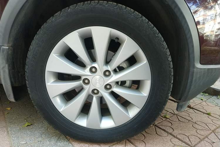 Used Opel Antara 2013 2.4L Two-Wheel-Drive Luxury Edition Right Front Wheel Hub