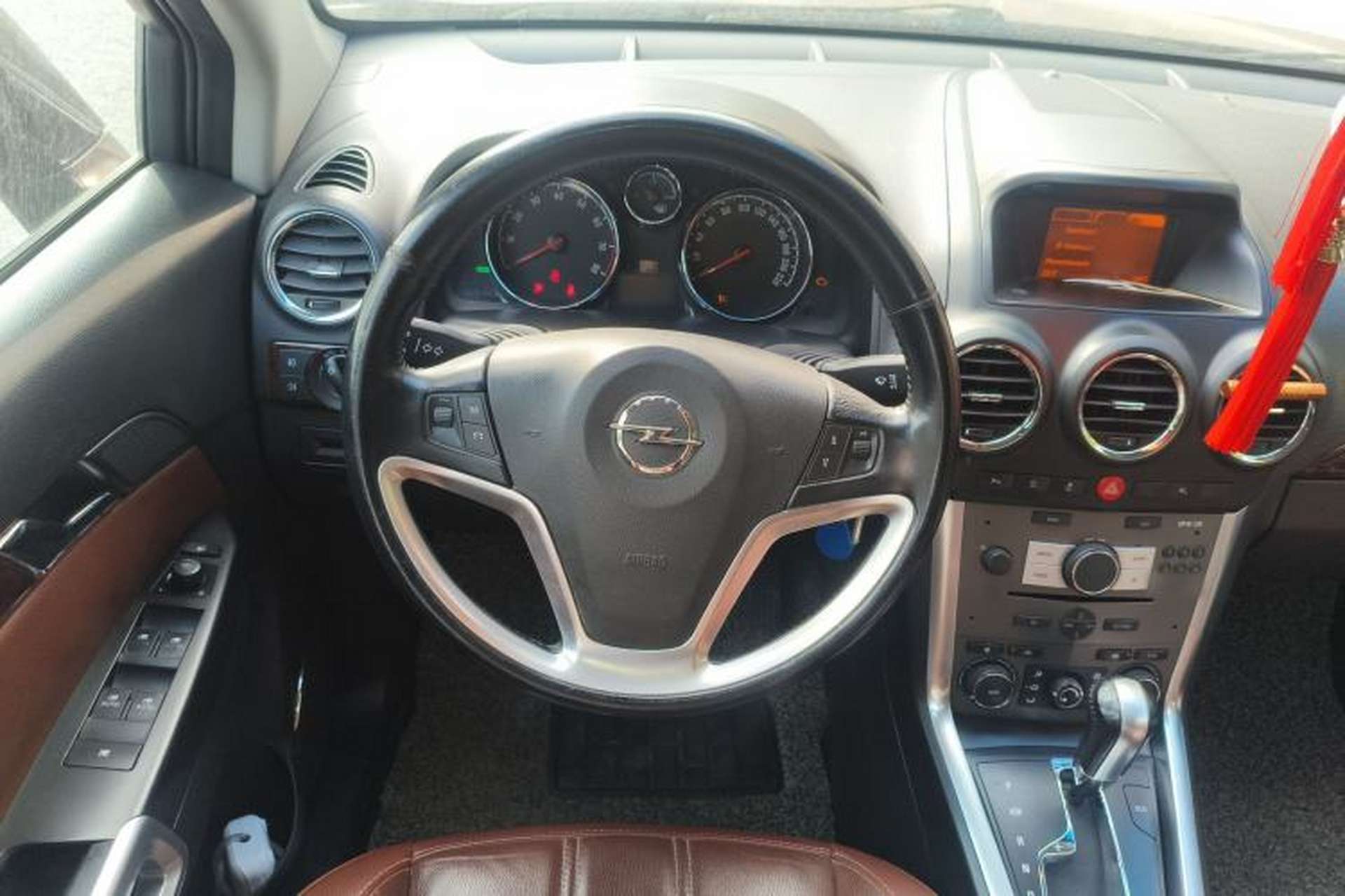 Used Opel Antara 2013 2.4L 4x4 Luxury Edition Steering Wheel