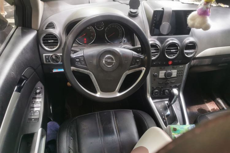 Used Opel Antara 2013 2.4L Two-Wheel-Drive Luxury Edition Steering Wheel