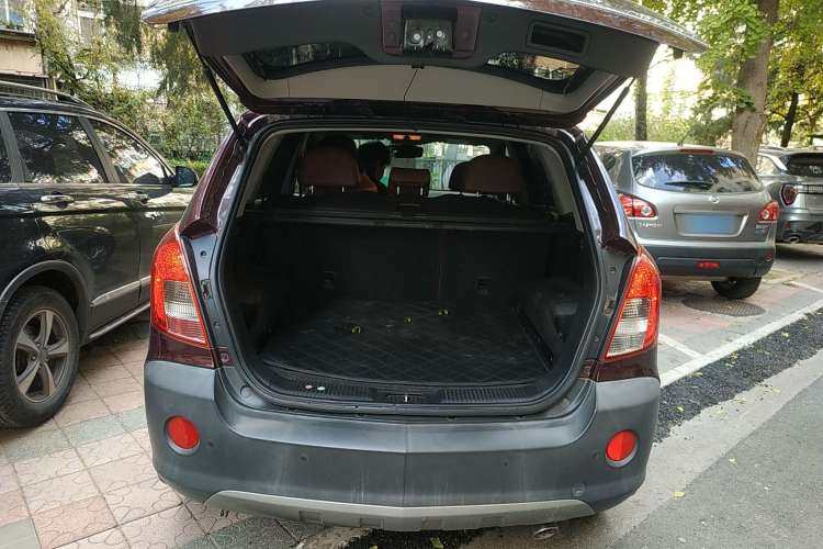 Used Opel Antara 2013 2.4L Two-Wheel-Drive Luxury Edition Trunk